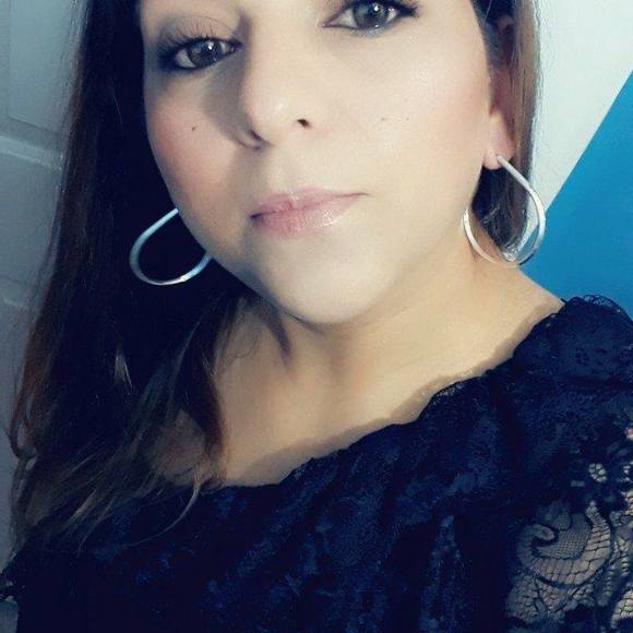 Meet your Posher, Gurrola - Picture 1 of 1